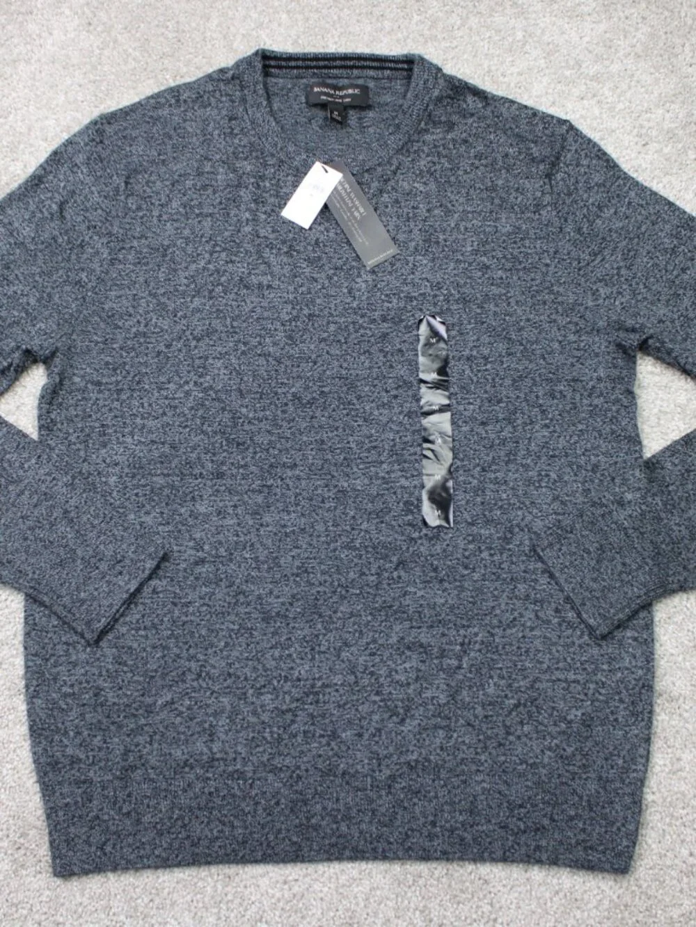 Banana Republic Sweater NWT Mens Medium Gray Premium Luxe Yarn Silk/Cashmere L/S
